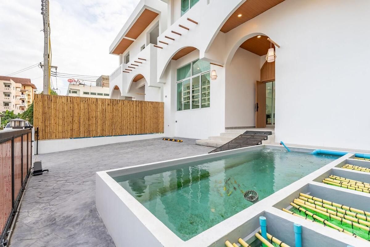 Location 5br Pool Downtown * Pattaya