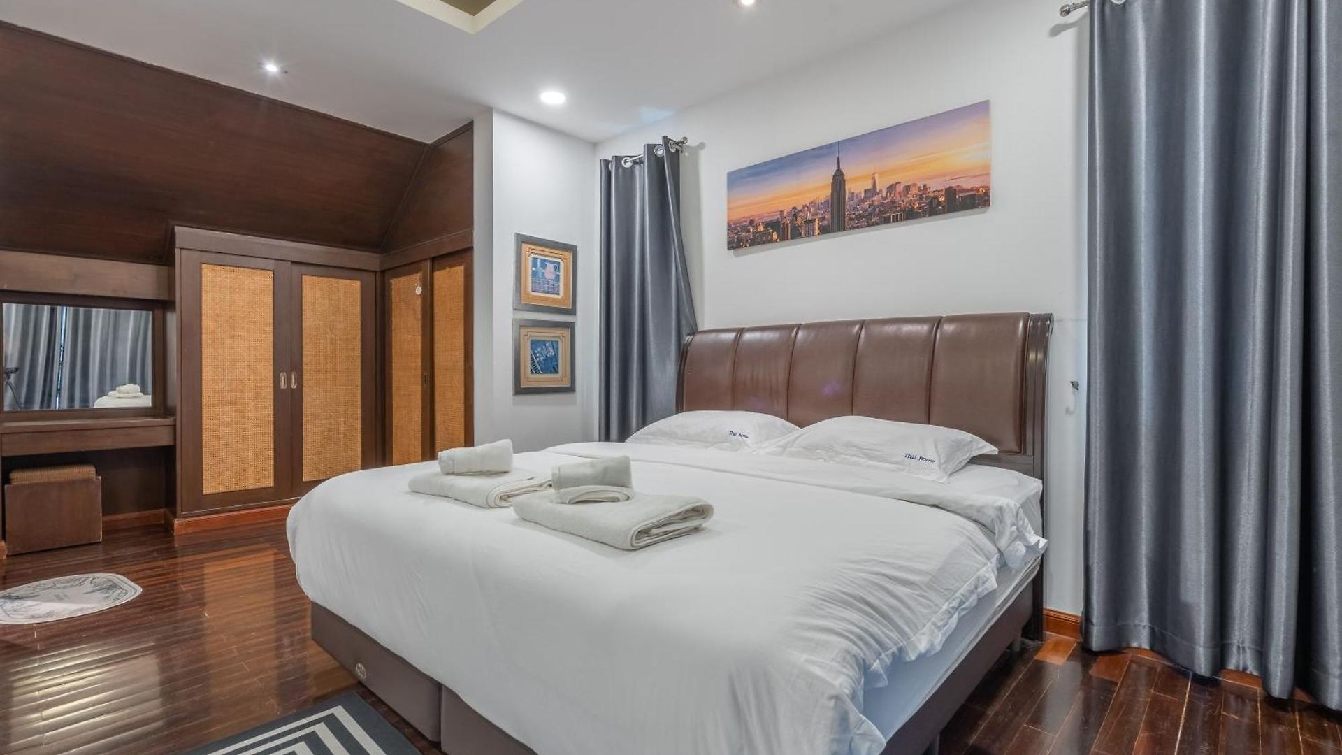 Thai Ins-style Pool 3br Near Hollywood * Pattaya