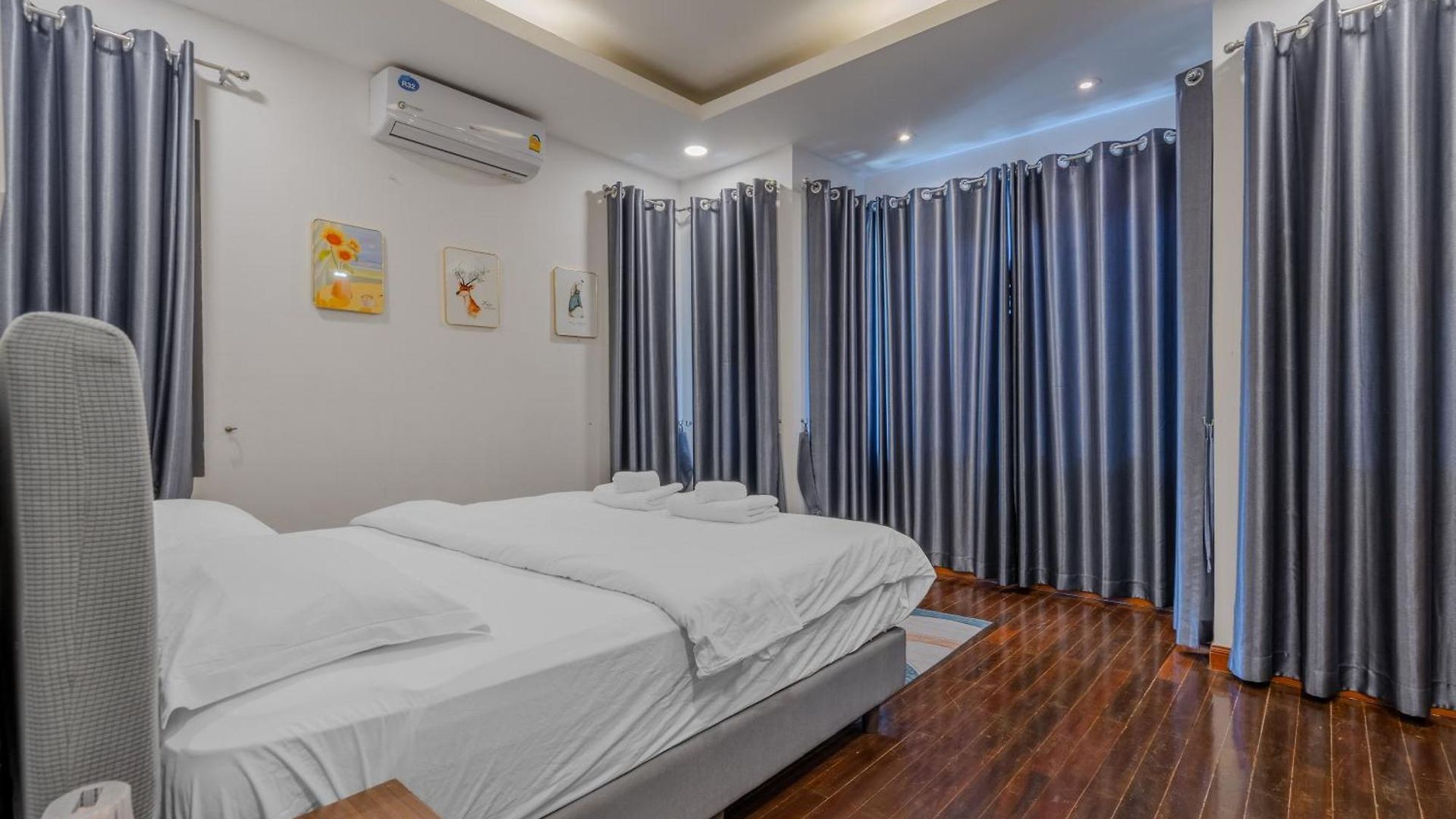 Thai Ins-style Pool 3br Near Hollywood Villa *