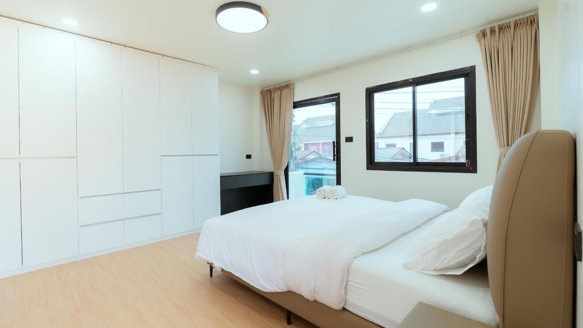 วิลล่า 49spvilla 近步行街中天海滩别墅 *