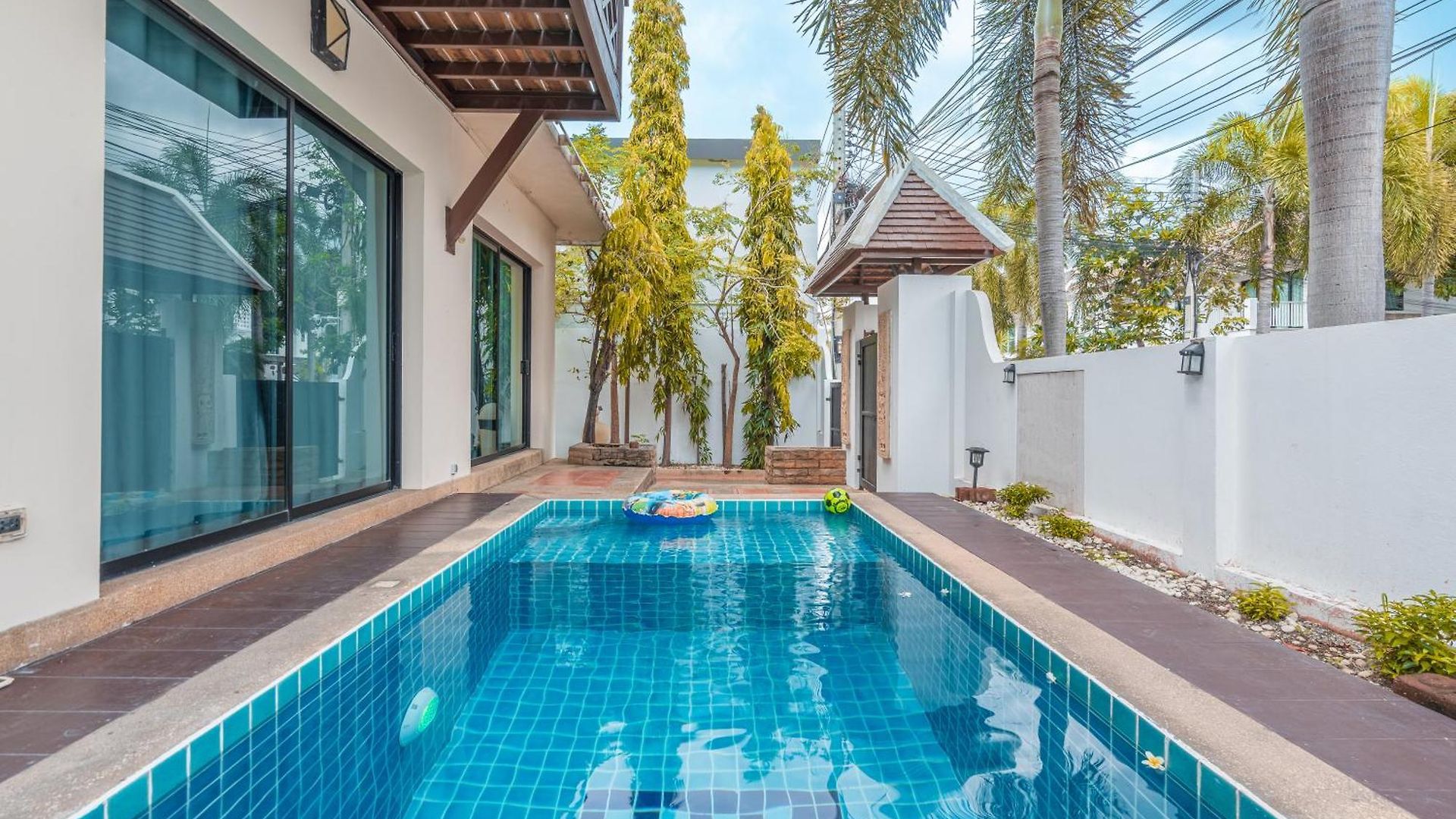 Villa Thai Ins-style Pool 3br Near Hollywood