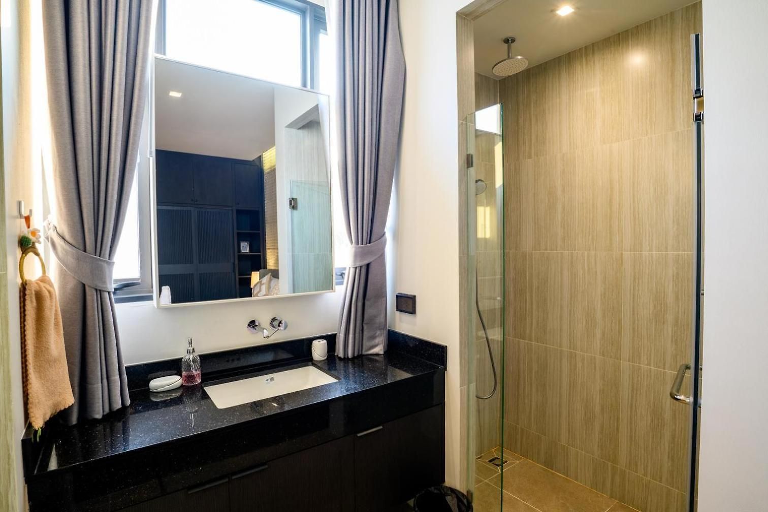 วิลล่า Modern 4br Pool In Good Location *
