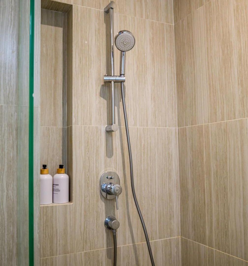 Modern 4br Pool In Good Location วิลล่า *