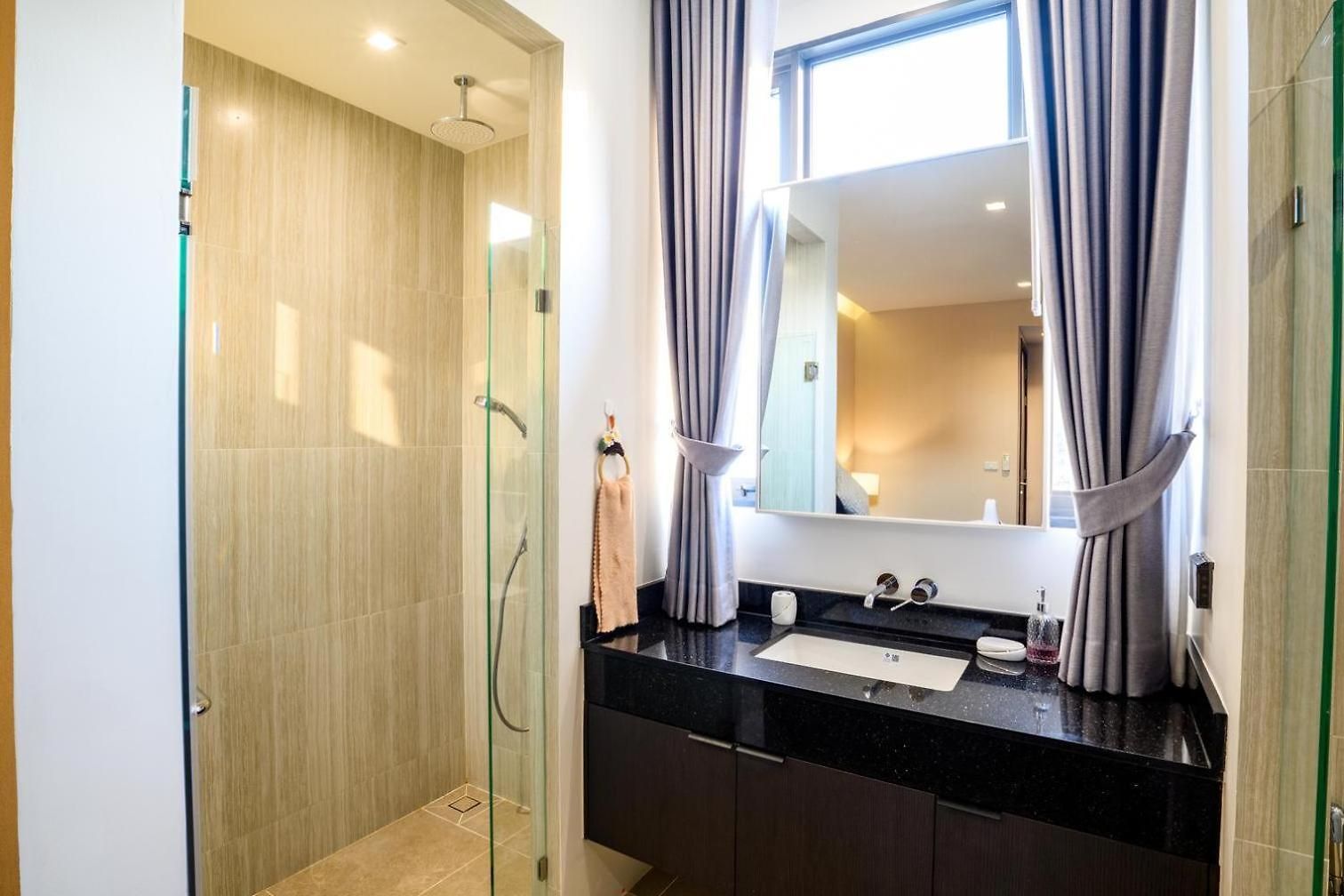 Modern 4br Pool In Good Location *
