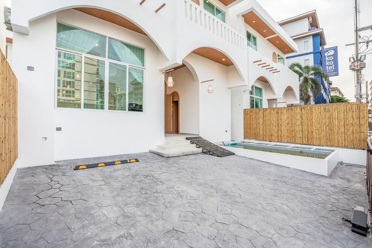 วิลล่า Location 5br Pool Downtown