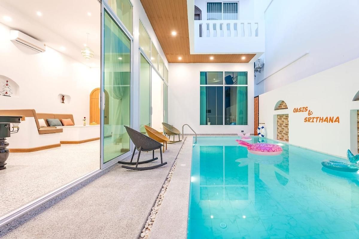 Location 5br Pool Downtown วิลล่า Pattaya