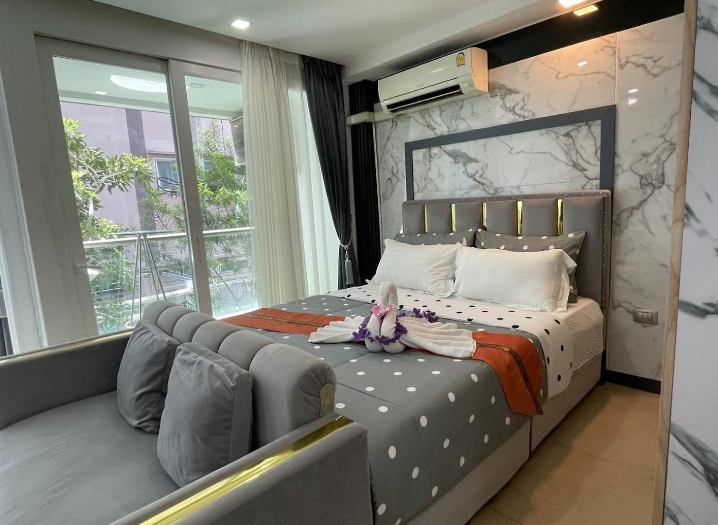 อพาร์ทเม้น Luxury Pool Centara Avenue Pattaya