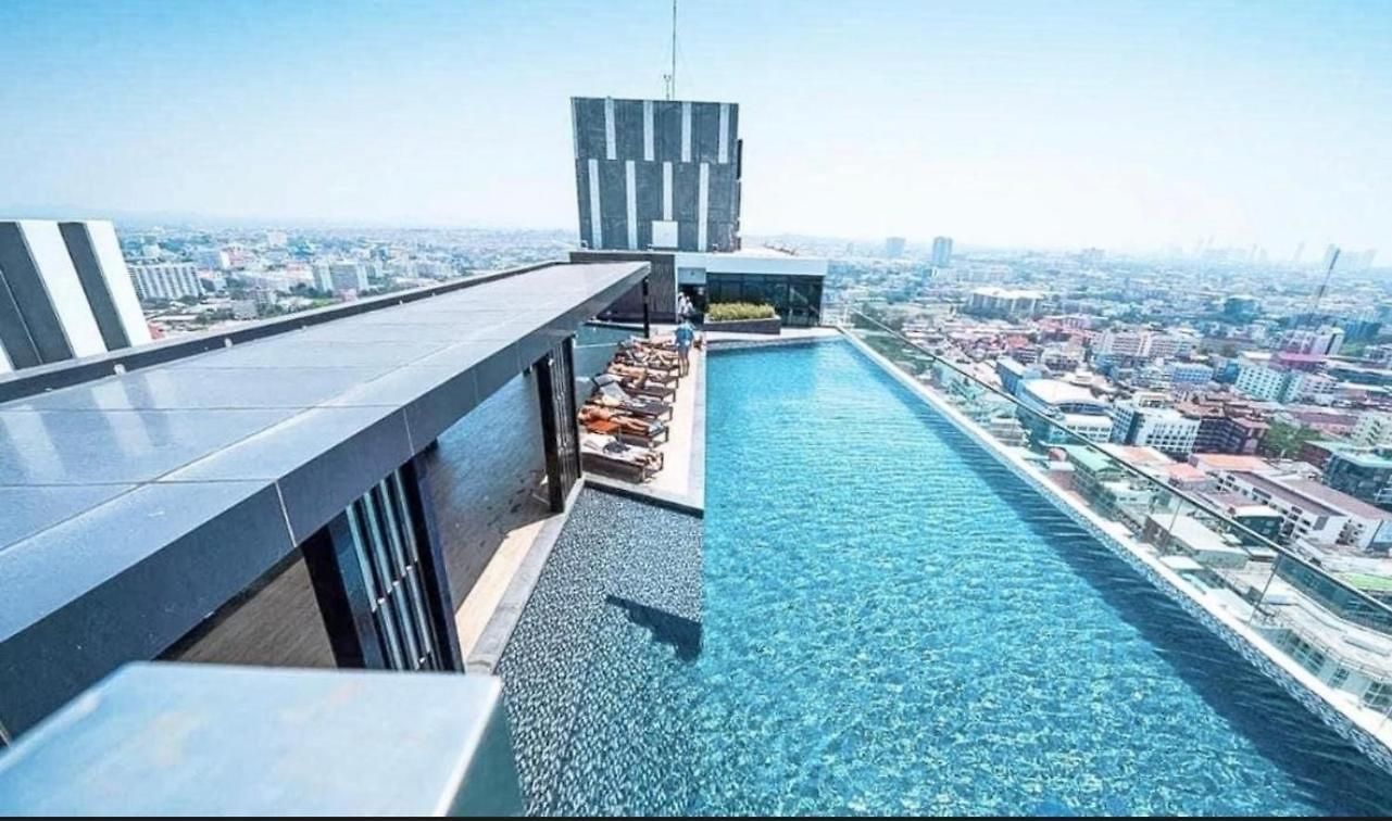 The Base Seaview * Pattaya