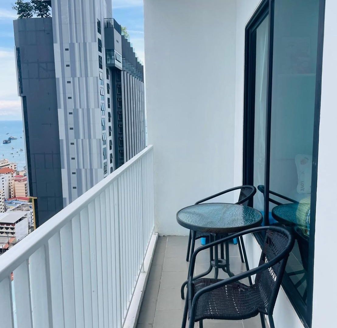 อพาร์ทเม้น The Base Sea View By Numam