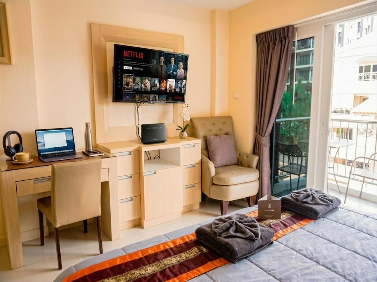 อพาร์ทเม้น Ideally Located On Jomtien Phratamnak