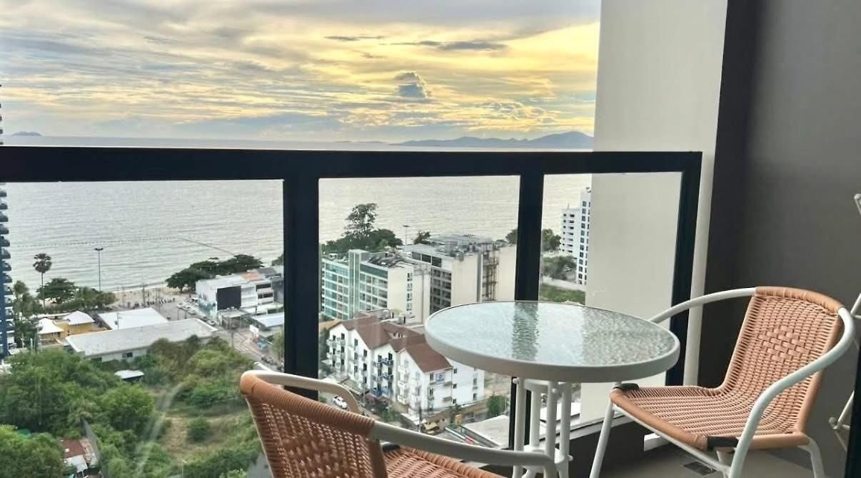 อพาร์ทเม้น Luxury Sea View 1br Rooftop Infinity Pool & Gym *