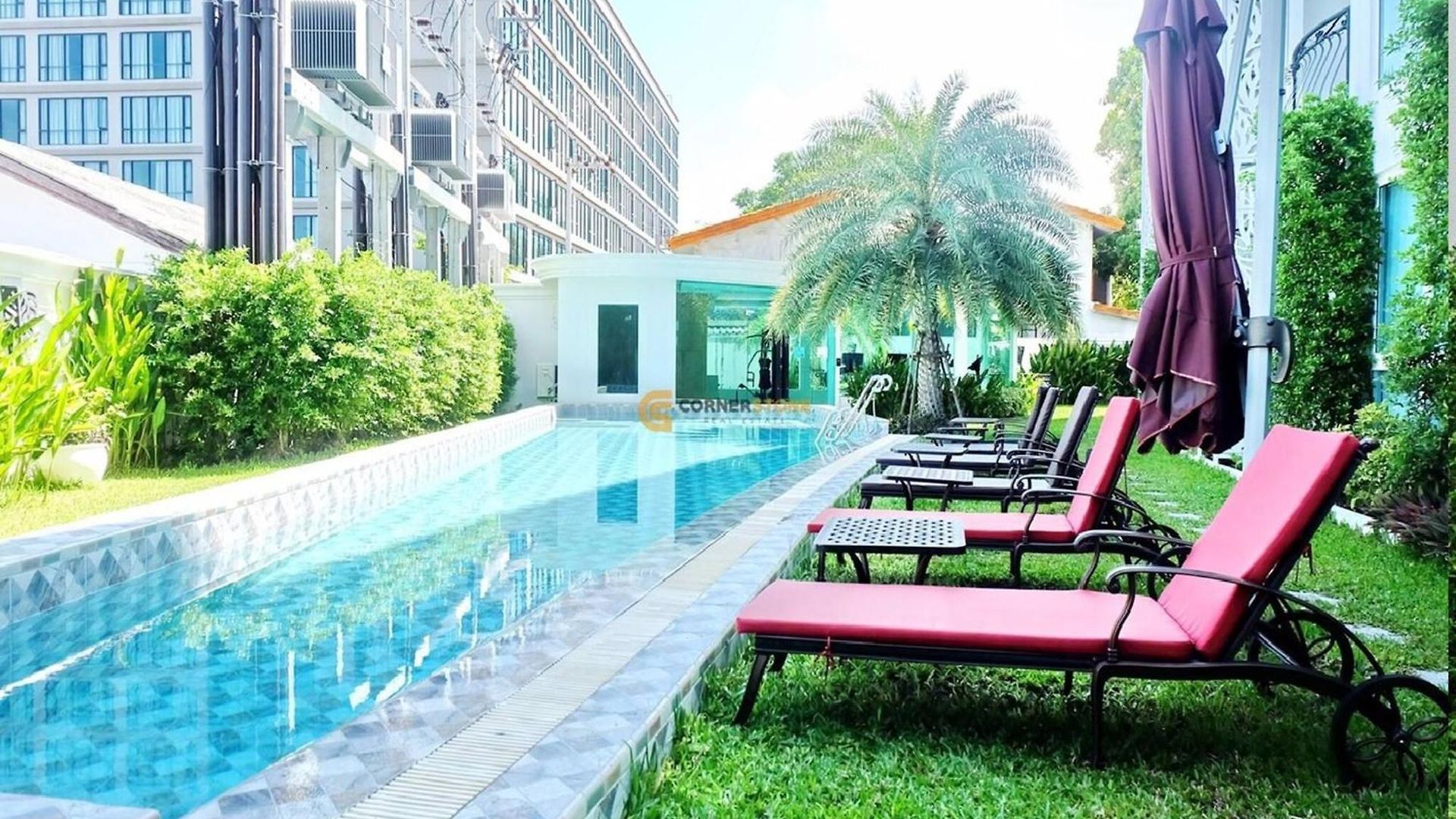 Living At Great Location *