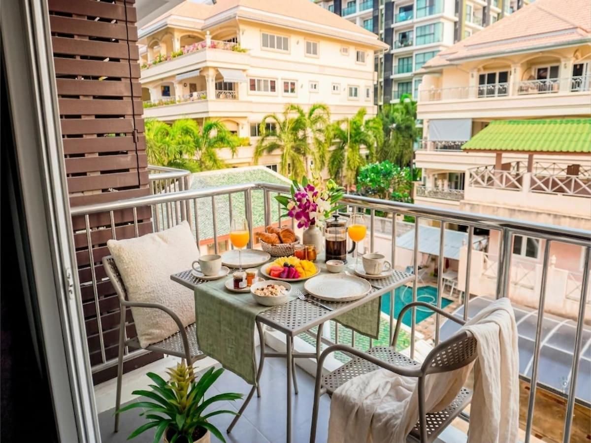 Ideally Located On Jomtien Phratamnak