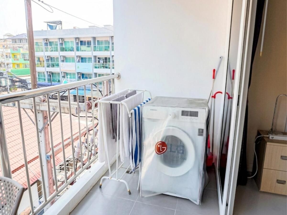 อพาร์ทเม้น Ideally Located On Jomtien Phratamnak *