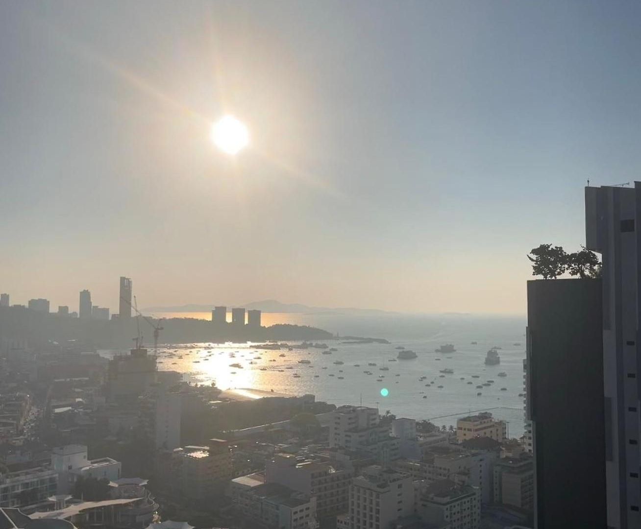 The Base High Floor And Seaview อพาร์ทเม้น *