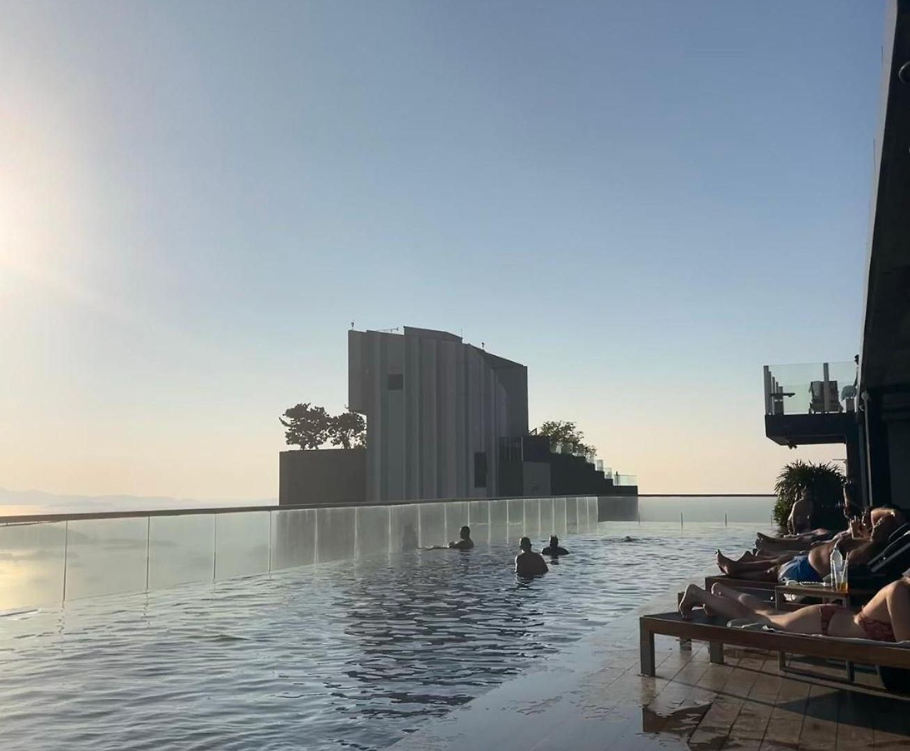 The Base High Floor And Seaview อพาร์ทเม้น Pattaya