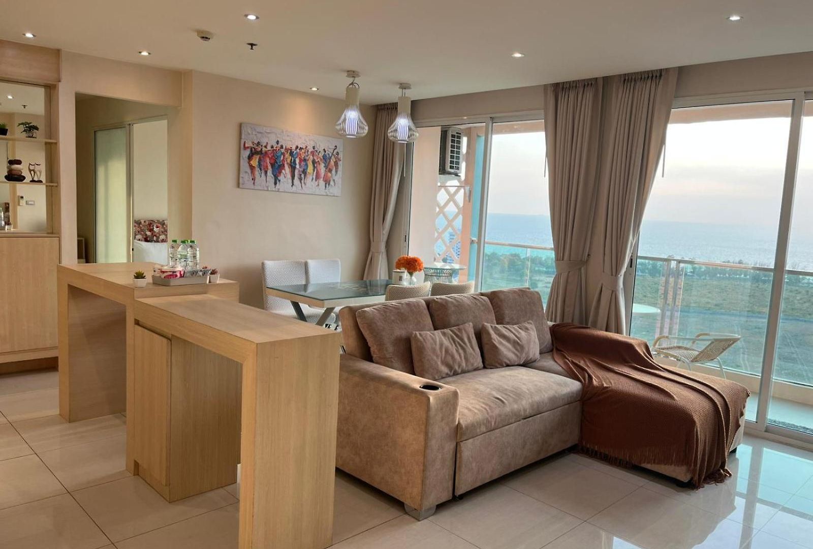 2 Bed Seaview -best Of Location A Gem อพาร์ทเม้น