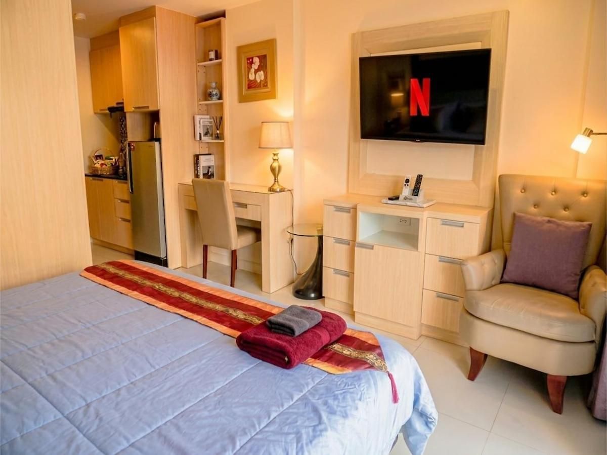 Ideally Located On Jomtien Phratamnak *