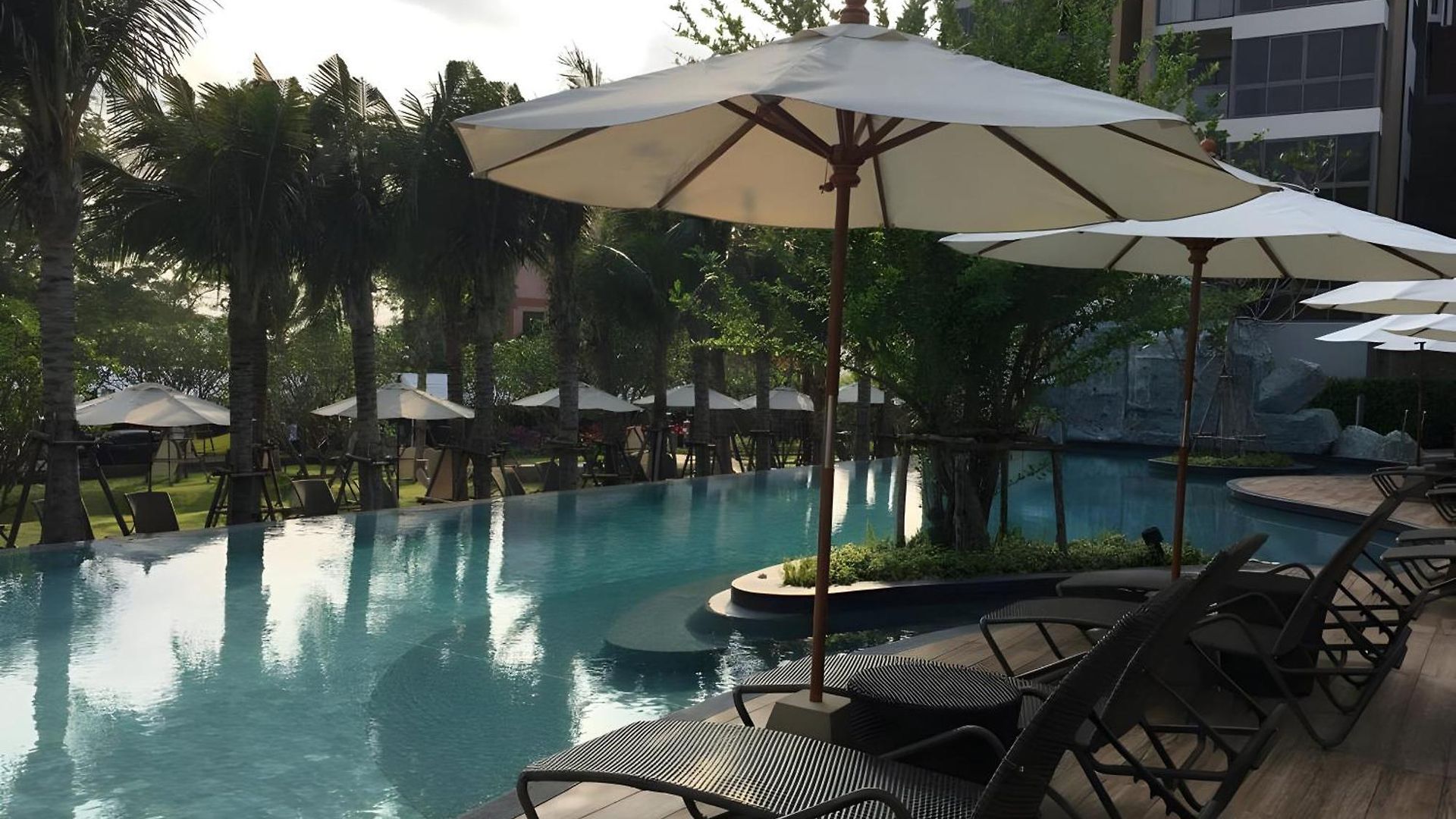 Sea View High Floor 2 Bedroom Near Walking Street อพาร์ทเม้น