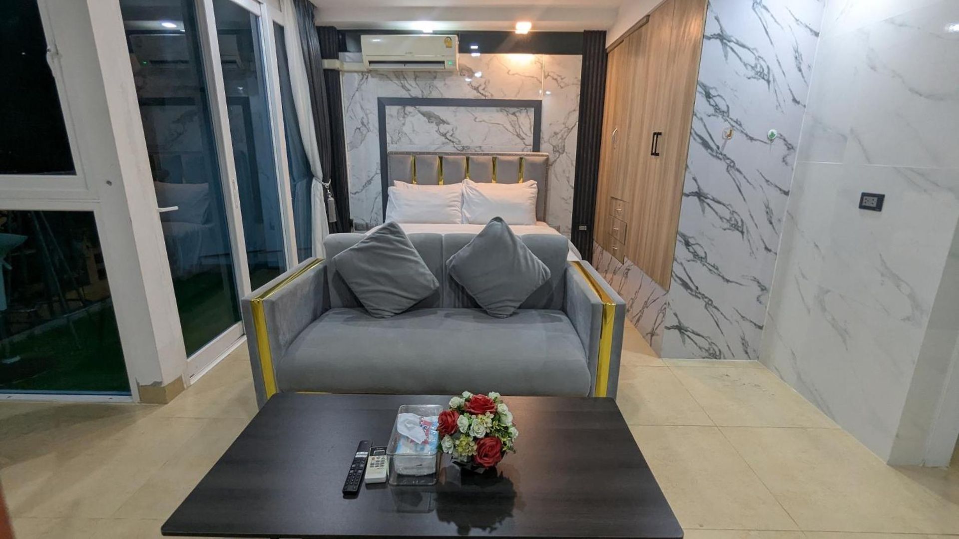 อพาร์ทเม้น Luxury Pool Centara Avenue *
