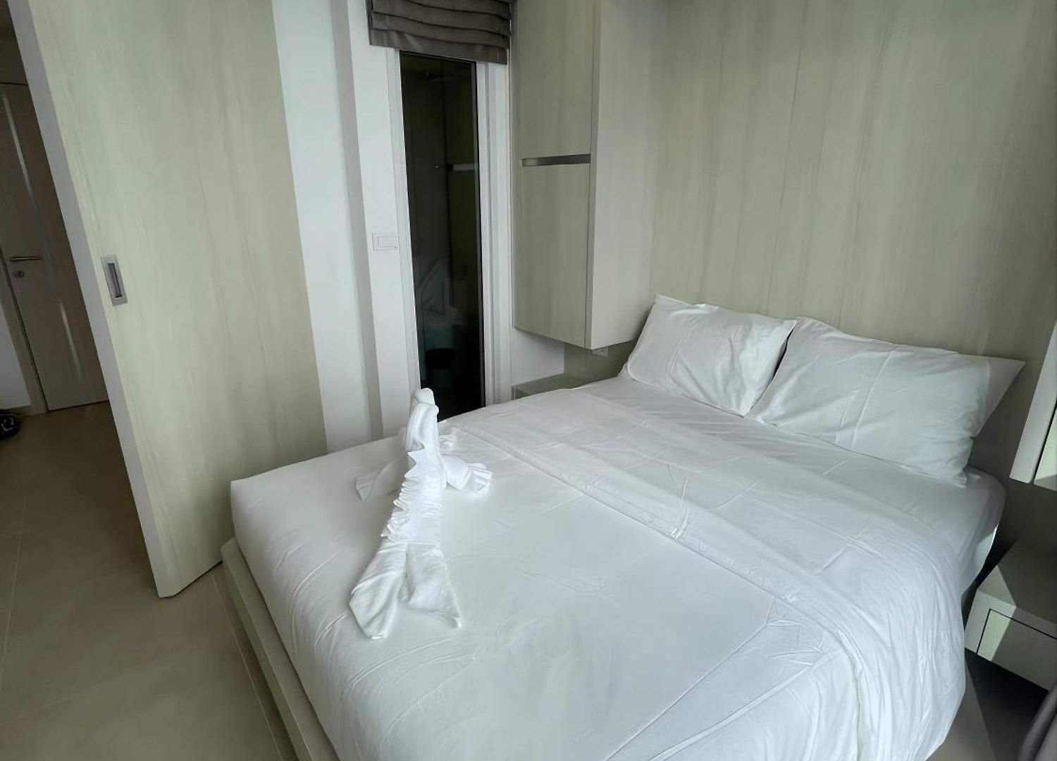 Beautiful 1 Bedroom With Big Balcony And Lagoon Pool *