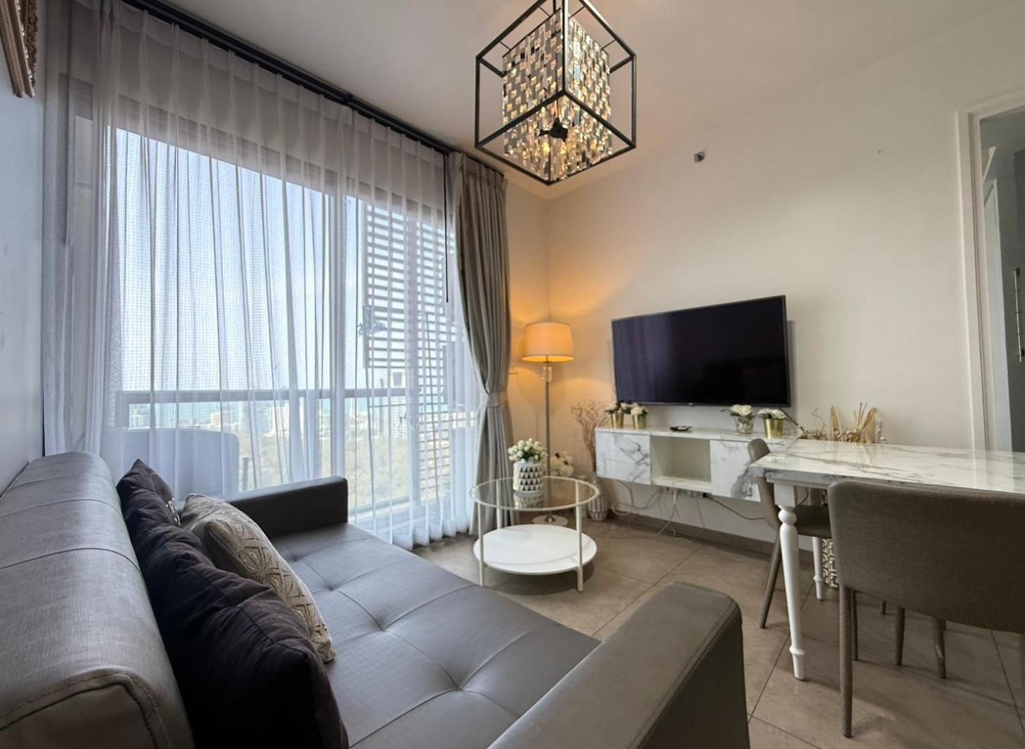 Sea View High Floor 2 Bedroom Near Walking Street อพาร์ทเม้น *