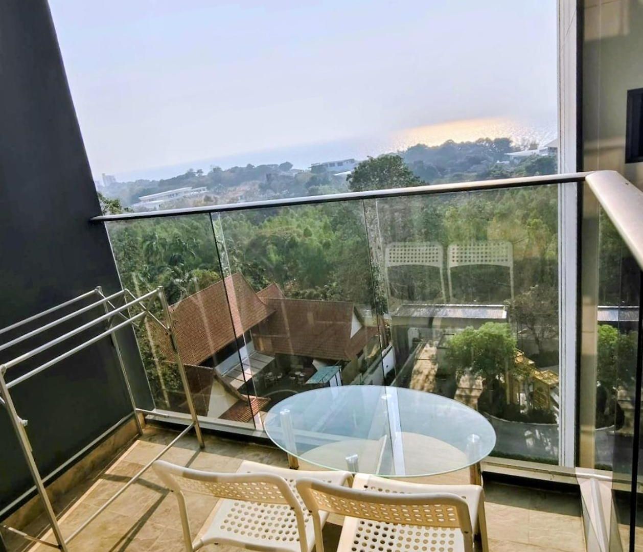 อพาร์ทเม้น Pattaya Sea View Room In Andromeda Condo *