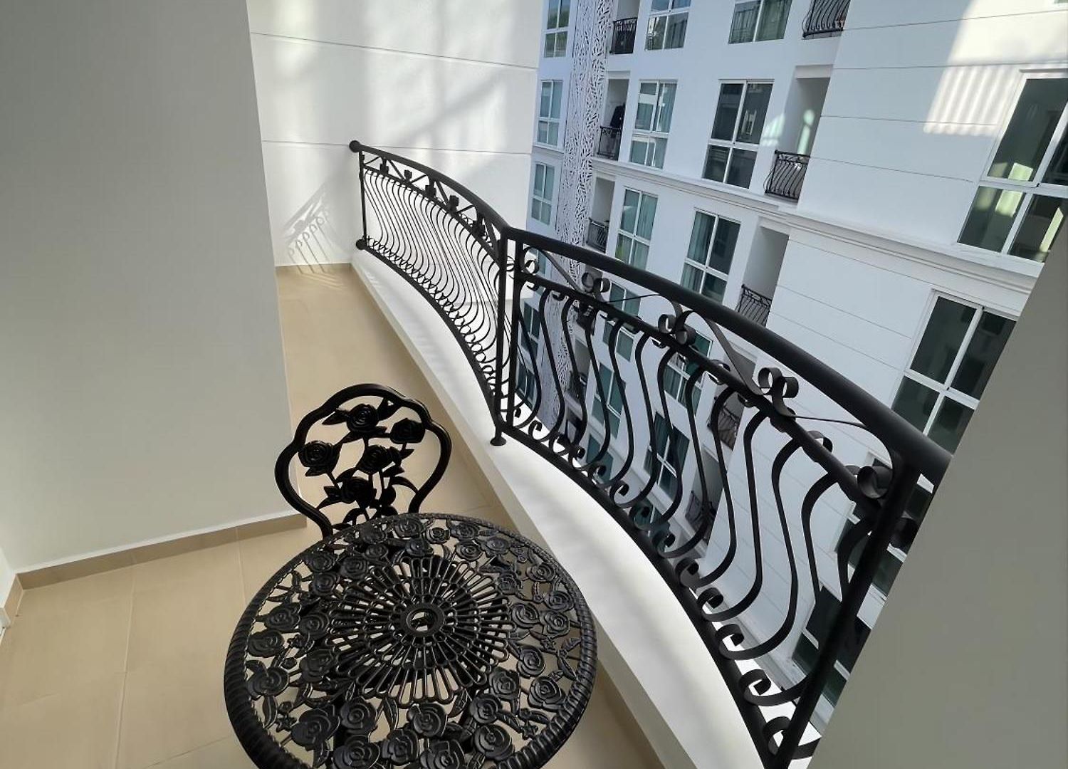 Beautiful 1 Bedroom With Big Balcony And Lagoon Pool *