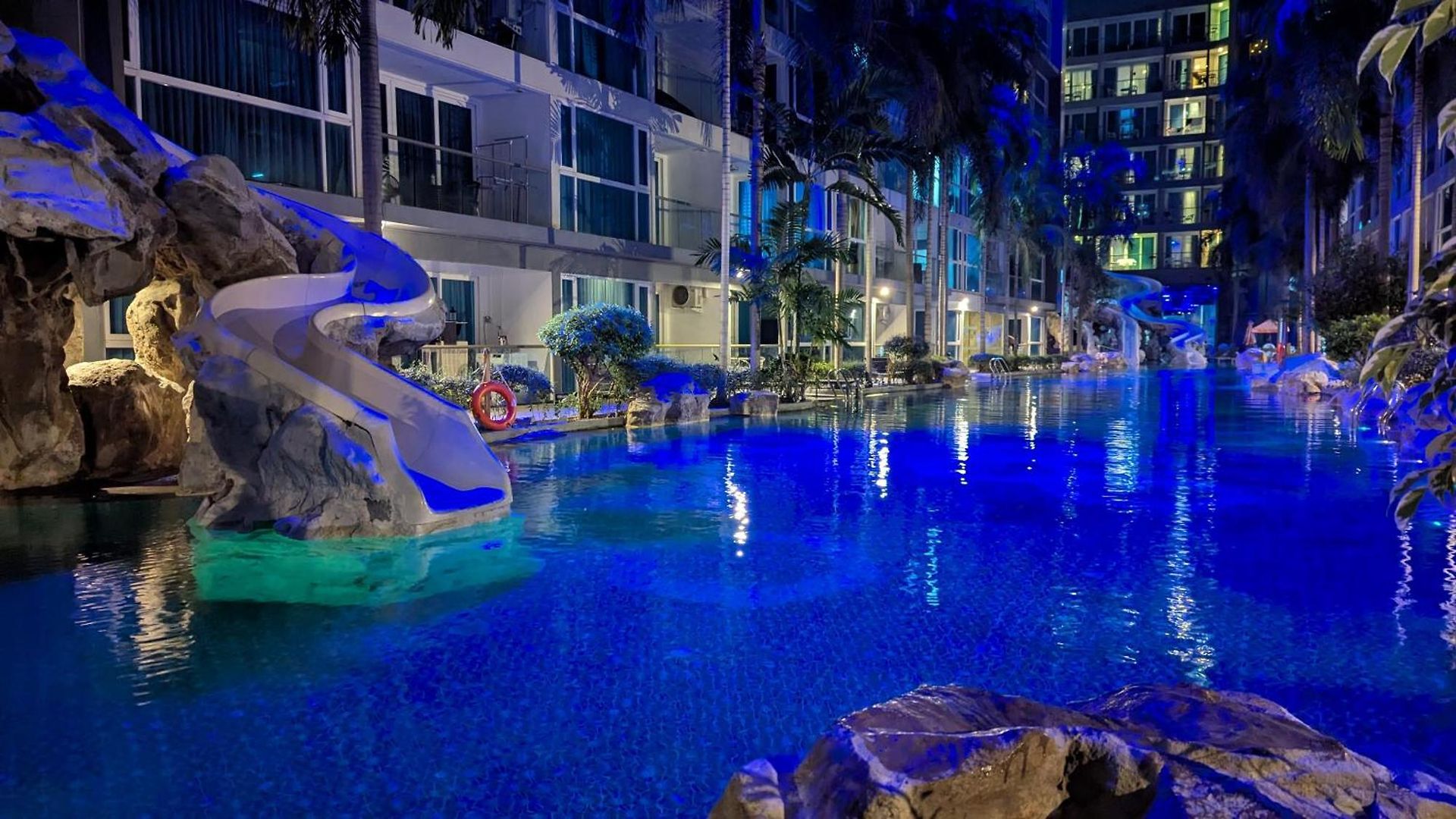 อพาร์ทเม้น Luxury Pool Centara Avenue Pattaya