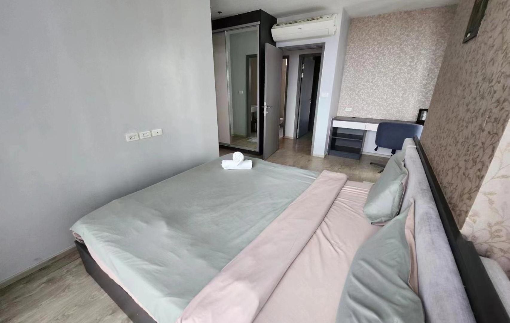 The Base海景网红顶层无边泳池 双卧室套房 海滩3分钟 อพาร์ทเม้น Pattaya