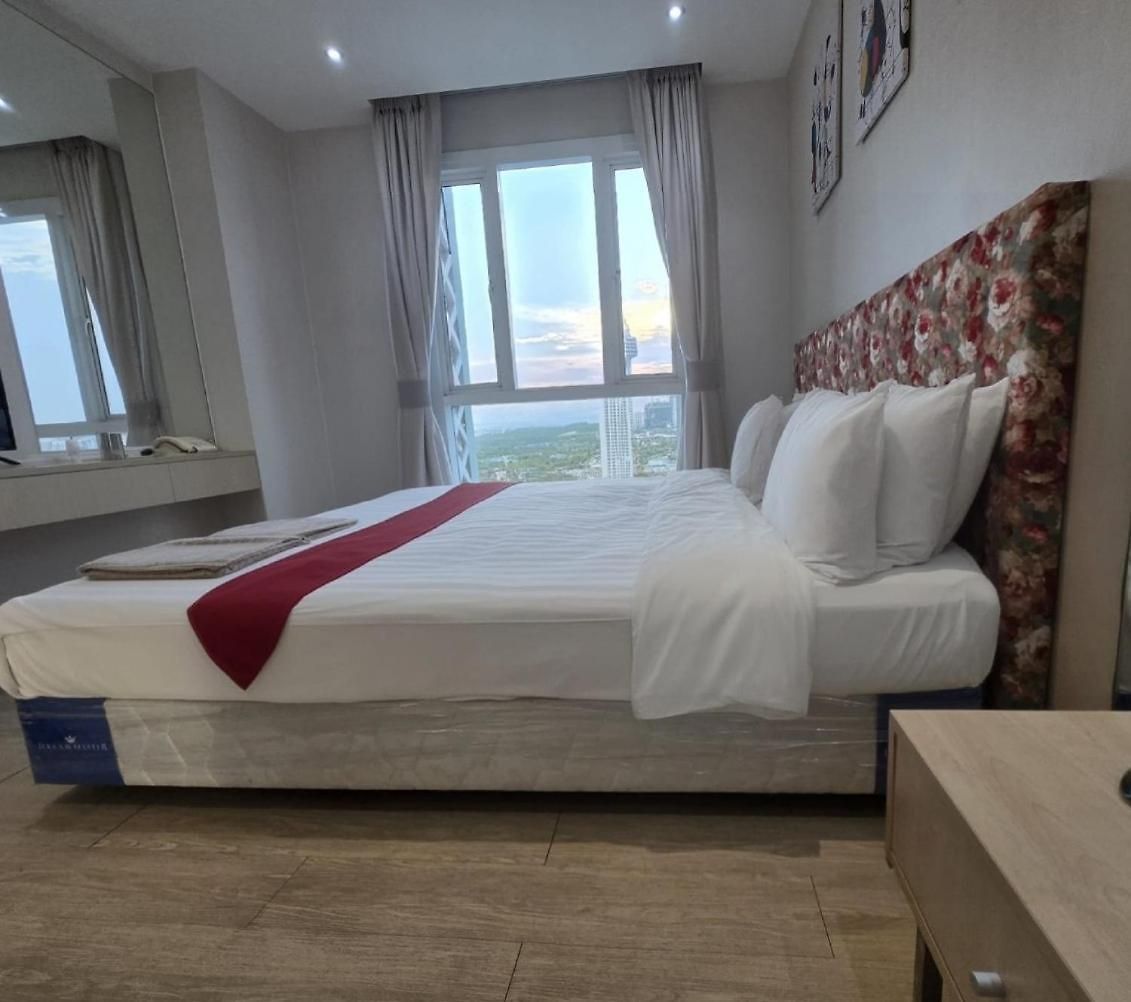 อพาร์ทเม้น 2 Bed Seaview -best Of Location A Gem