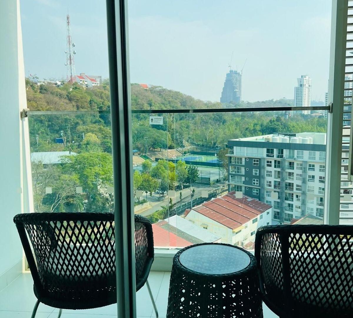 อพาร์ทเม้น Sea View 1br The Sky