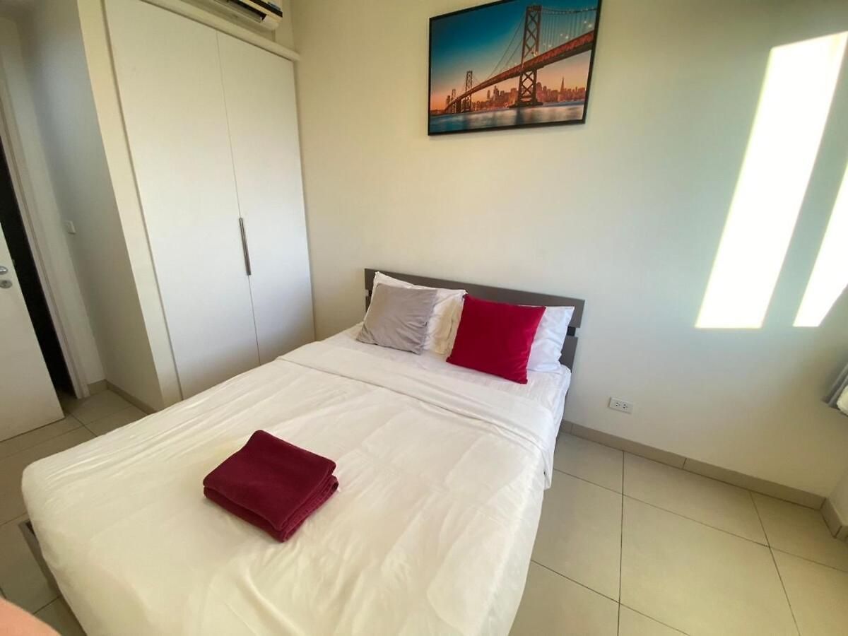 High Floor 2br Sea View Prime Location อพาร์ทเม้น Pattaya