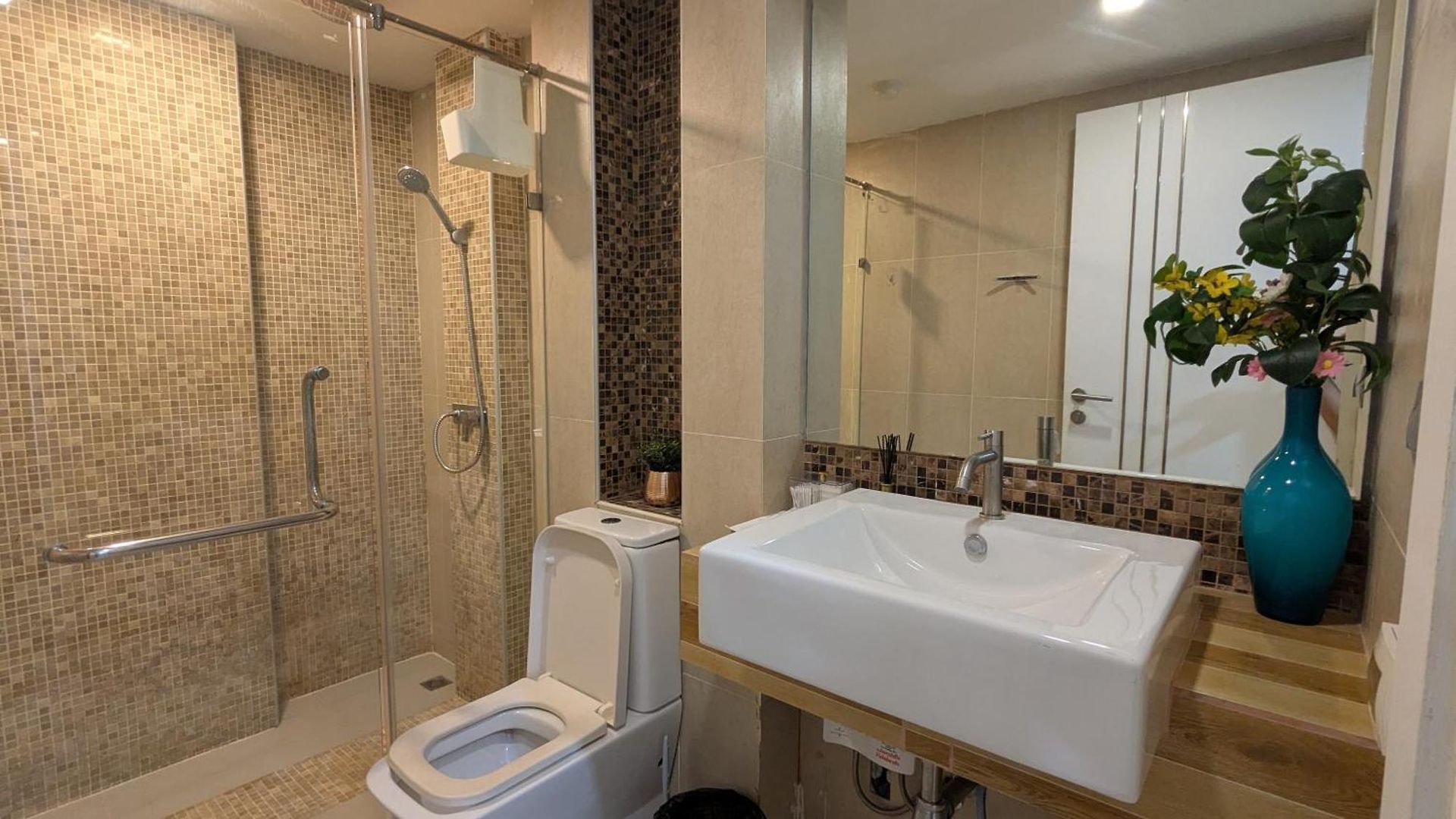 Luxury Pool Centara Avenue Pattaya