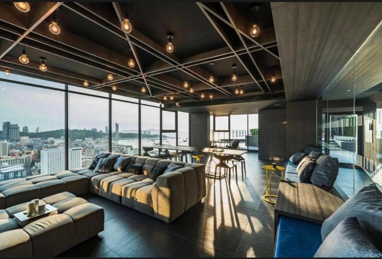 The Base Seaview Apartment *