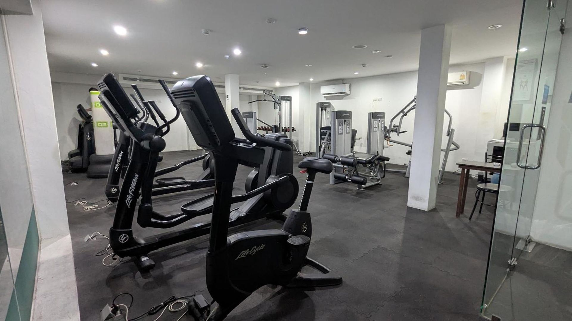 อพาร์ทเม้น Luxury Pool Centara Avenue *