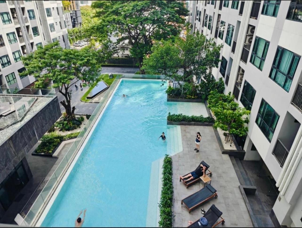 The Base Seaview *