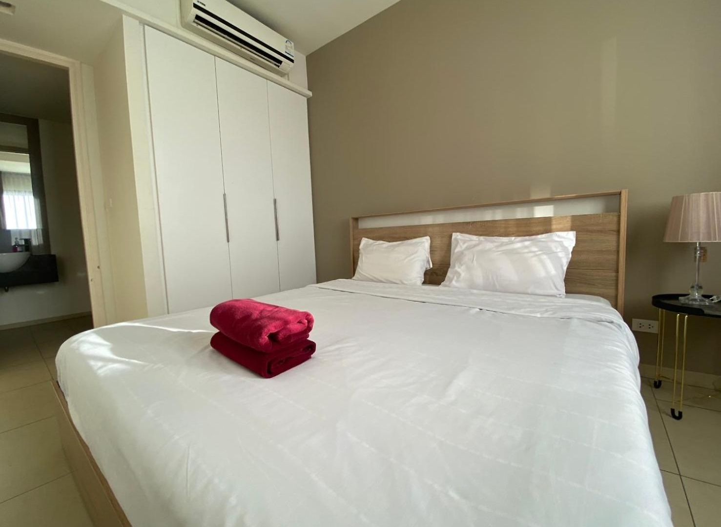 High Floor Sea View 2 Bed อพาร์ทเม้น *