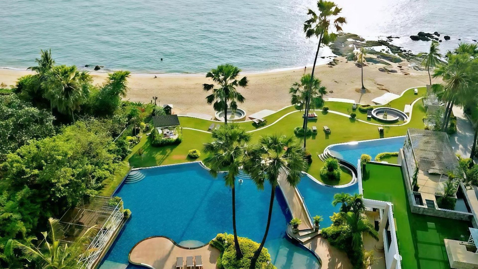 The Palm Wongamat Front Sea View อพาร์ทเม้น
