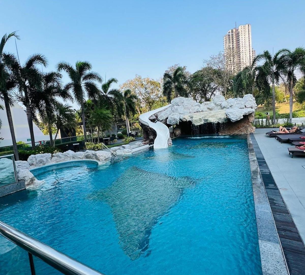 อพาร์ทเม้น Sea View 1br The Sky Pattaya