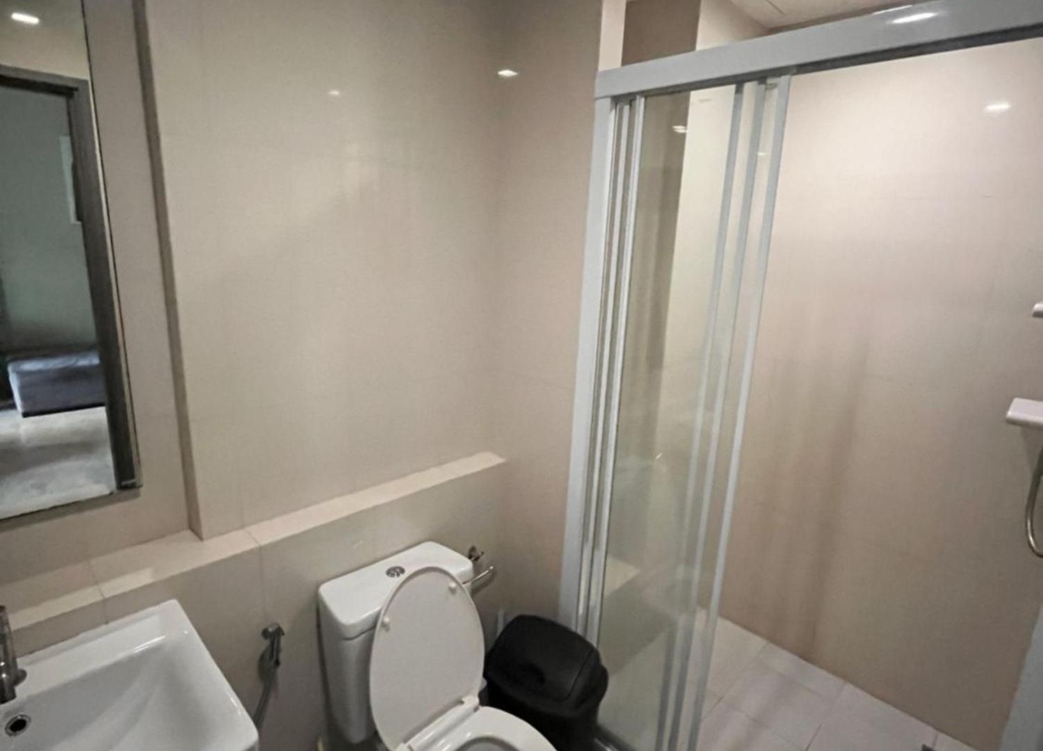 The Base Seaview Apartment *