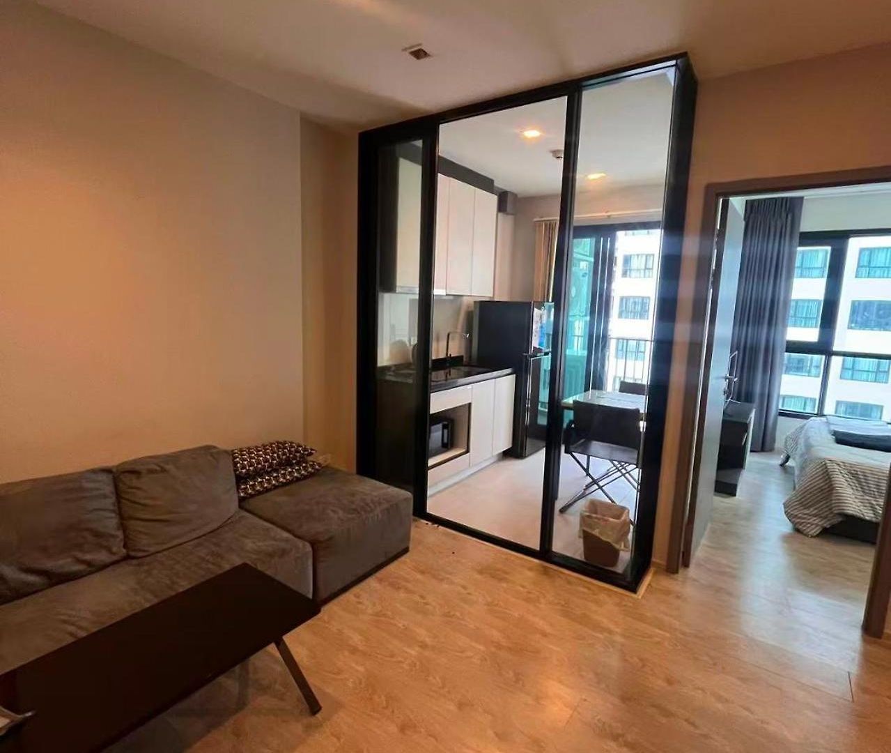 The Base Seaview Apartment *