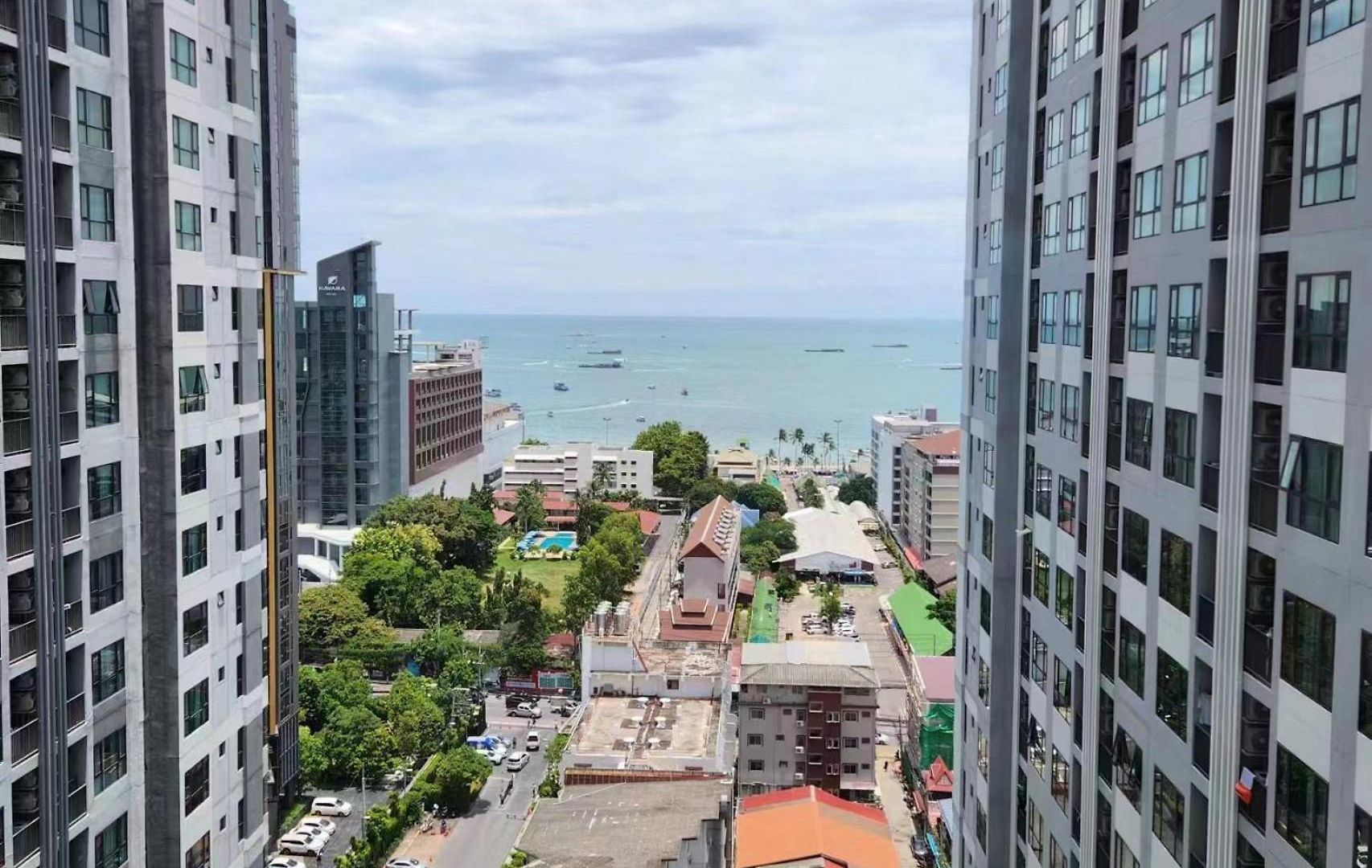 The Base海景网红顶层无边泳池 双卧室套房 海滩3分钟 * Pattaya