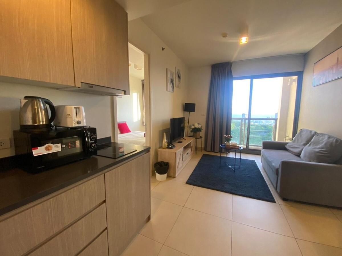 อพาร์ทเม้น High Floor 2br Sea View Prime Location