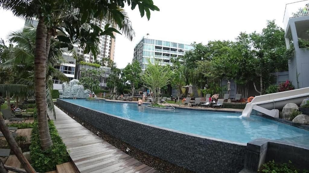 อพาร์ทเม้น Large High Floor, Pool Great Location