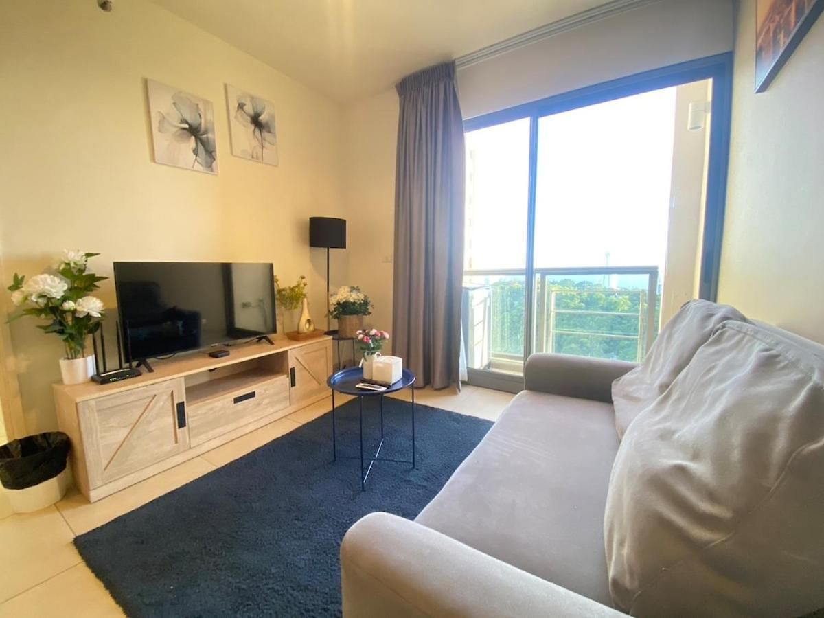 อพาร์ทเม้น High Floor 2br Sea View Prime Location *
