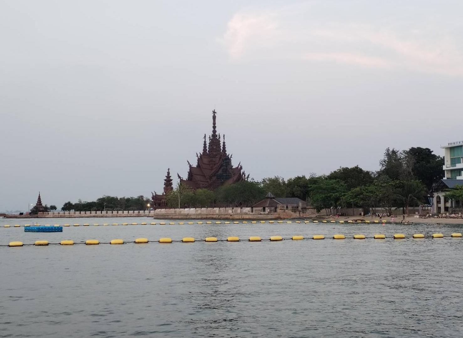 คลับรอยัล2bed Pattaya