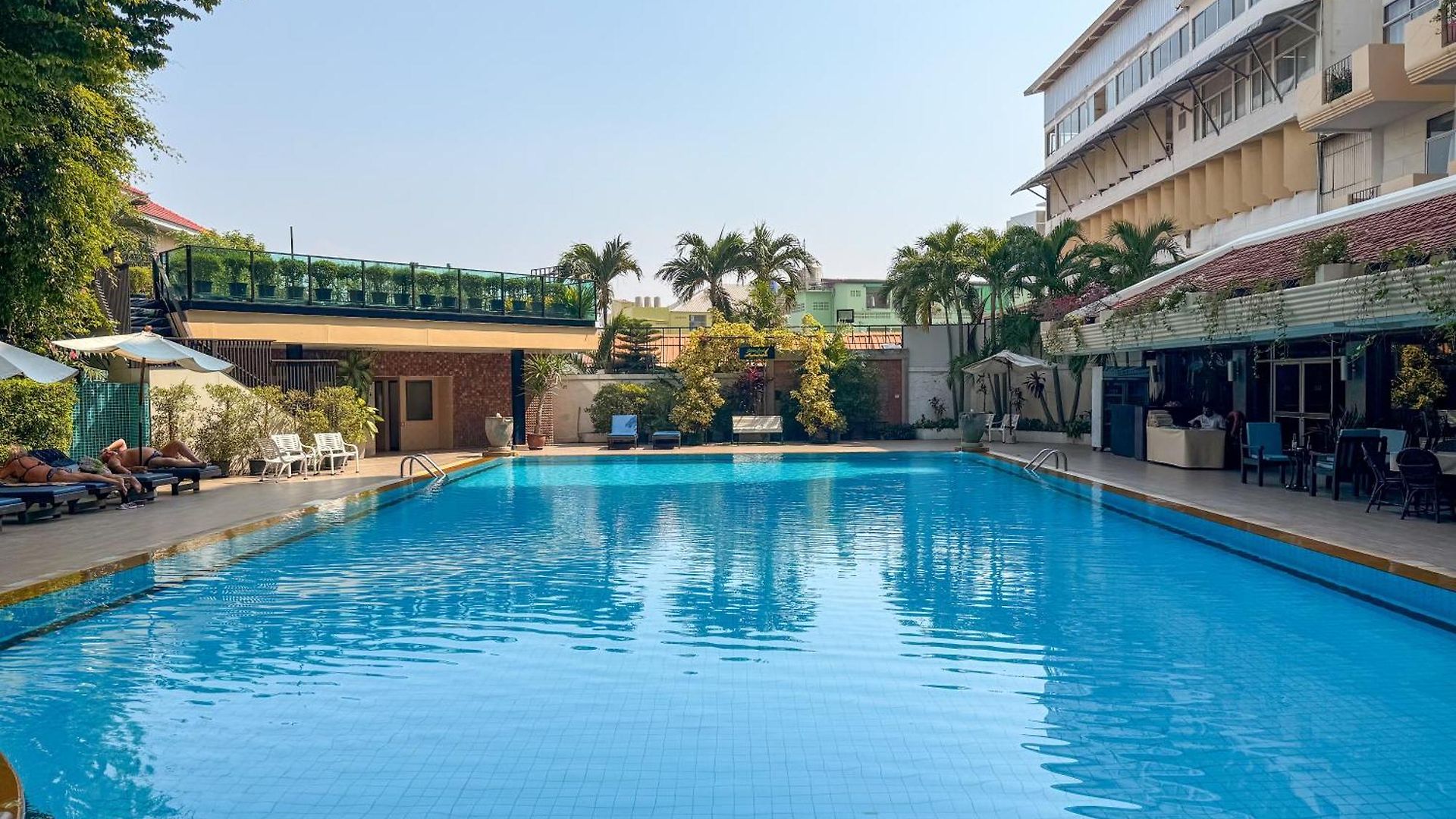 โกลเด้นบีชโฮเทล พัทยา 4* Pattaya