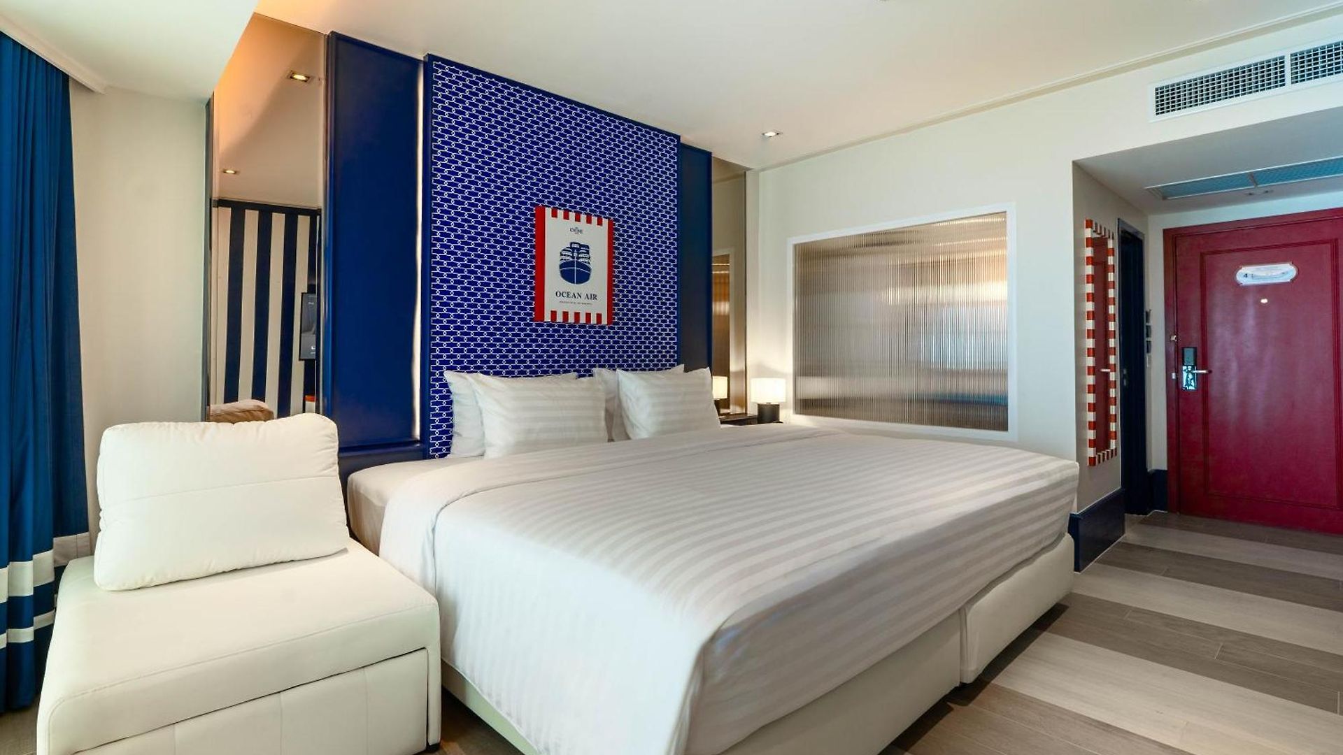 โรงแรม The Cruise