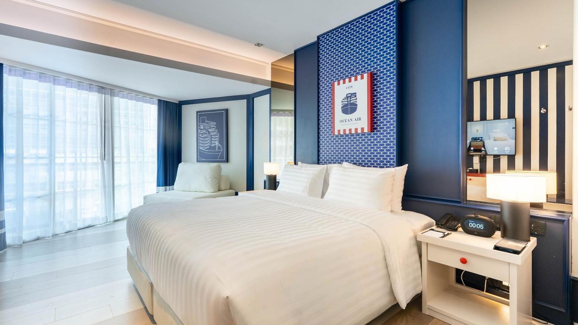 โรงแรม The Cruise